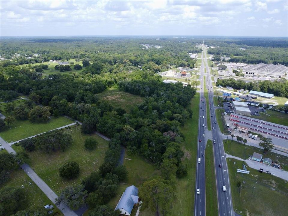 На продажу: $3,500,000 (23.26 acres)