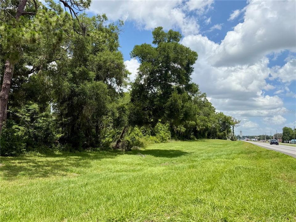 На продажу: $3,500,000 (23.26 acres)