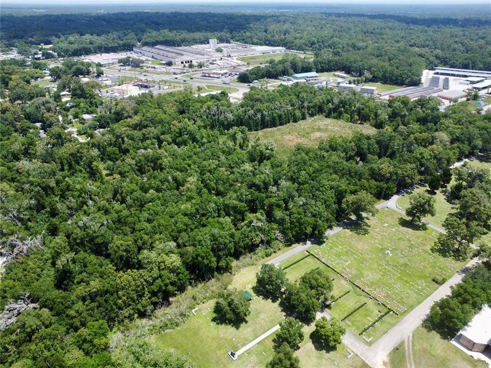 На продажу: $3,500,000 (23.26 acres)