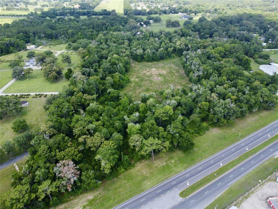 На продажу: $3,500,000 (23.26 acres)