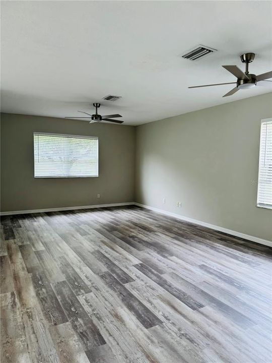 For Sale: $399,000 (3 beds, 2 baths, 1704 Square Feet)