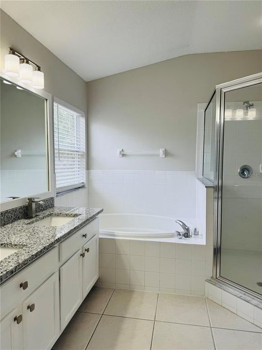 For Sale: $399,000 (3 beds, 2 baths, 1704 Square Feet)