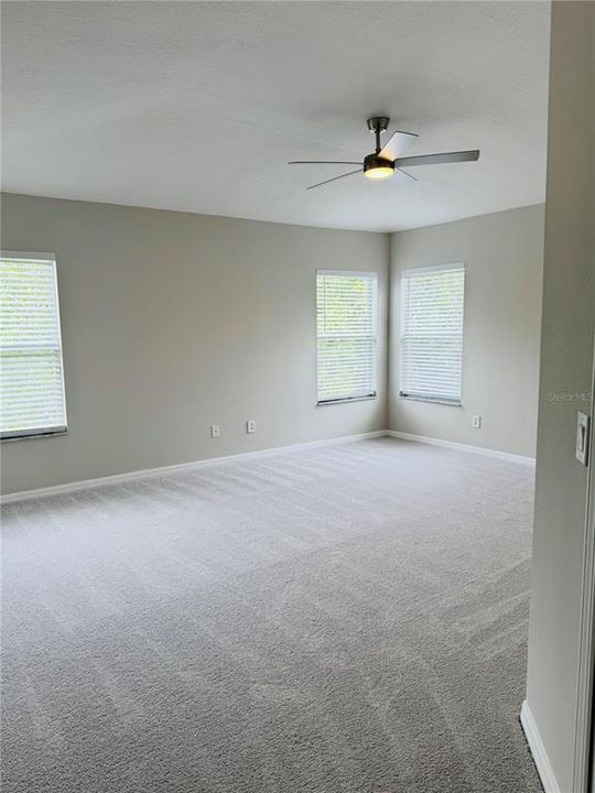For Sale: $399,000 (3 beds, 2 baths, 1704 Square Feet)
