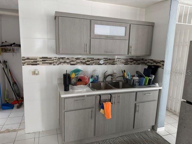 For Sale: $115,000 (4 beds, 2 baths, 1451 Square Feet)