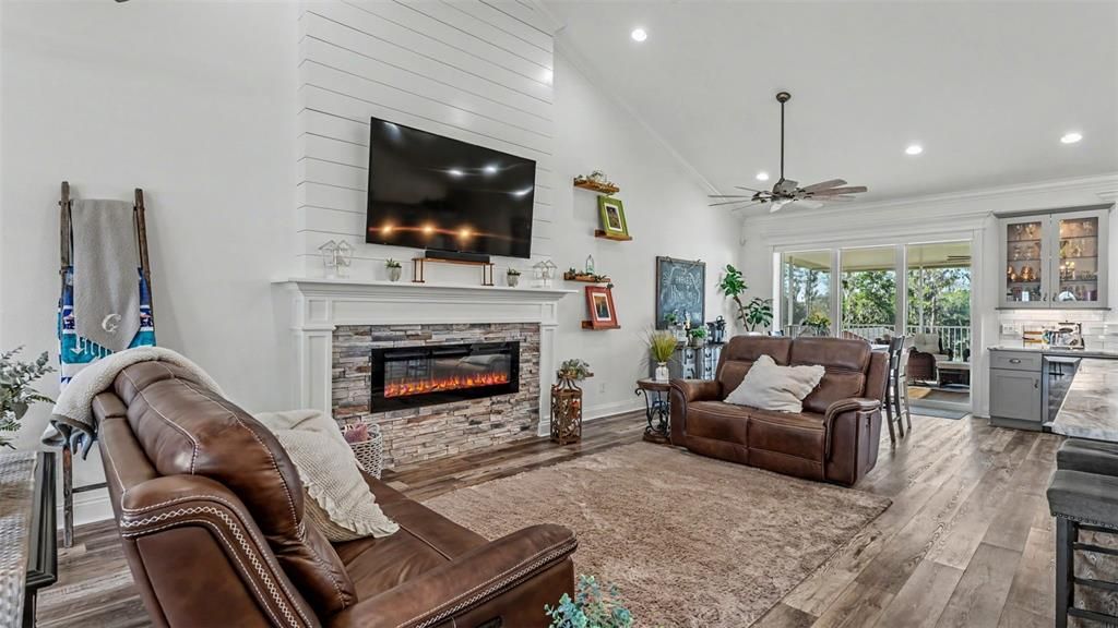 For Sale: $589,000 (3 beds, 2 baths, 2080 Square Feet)