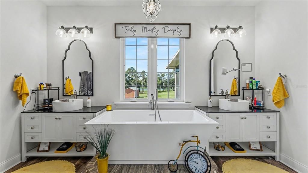 For Sale: $589,000 (3 beds, 2 baths, 2080 Square Feet)