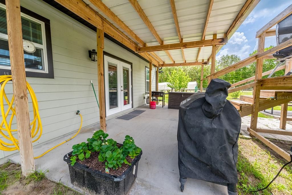For Sale: $345,500 (3 beds, 2 baths, 1395 Square Feet)