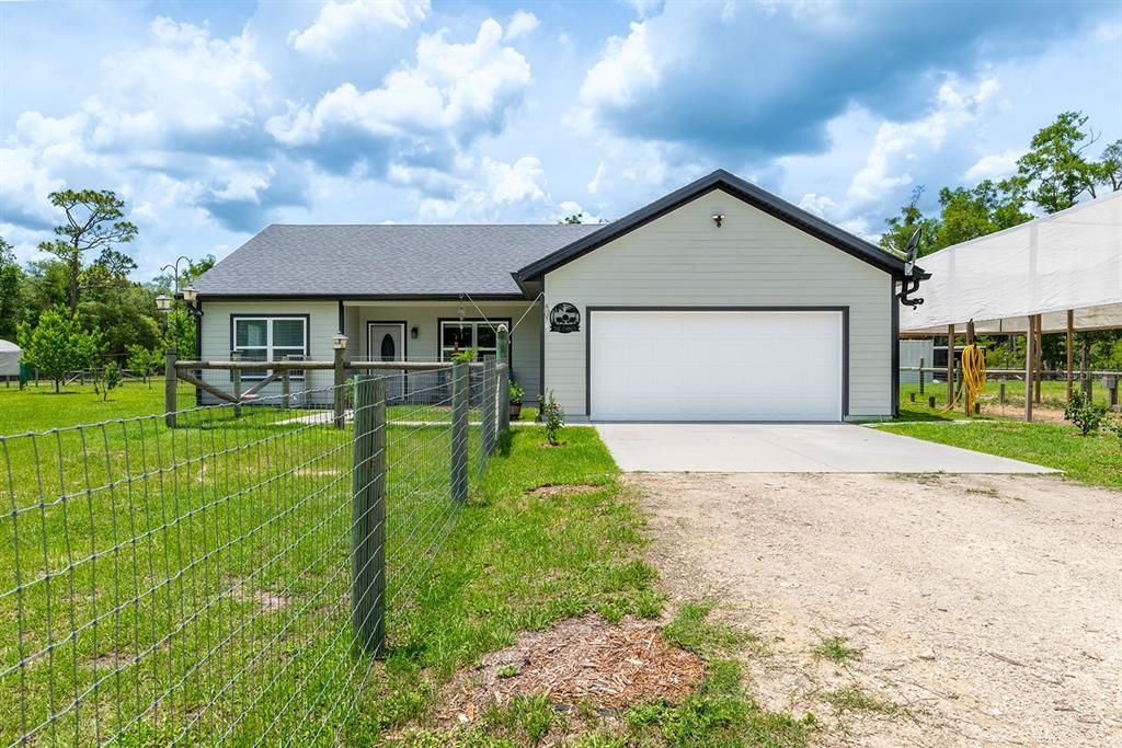 For Sale: $345,500 (3 beds, 2 baths, 1395 Square Feet)