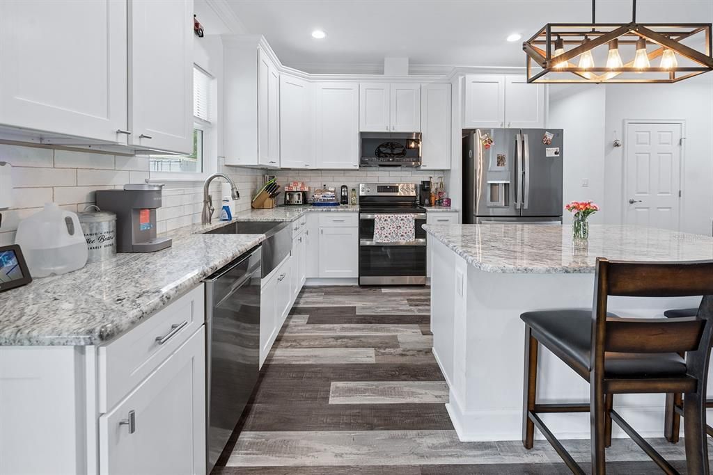 For Sale: $345,500 (3 beds, 2 baths, 1395 Square Feet)