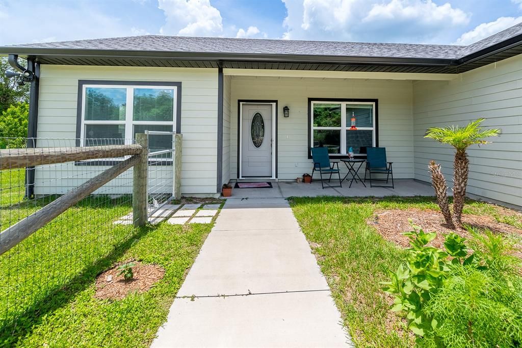 For Sale: $345,500 (3 beds, 2 baths, 1395 Square Feet)