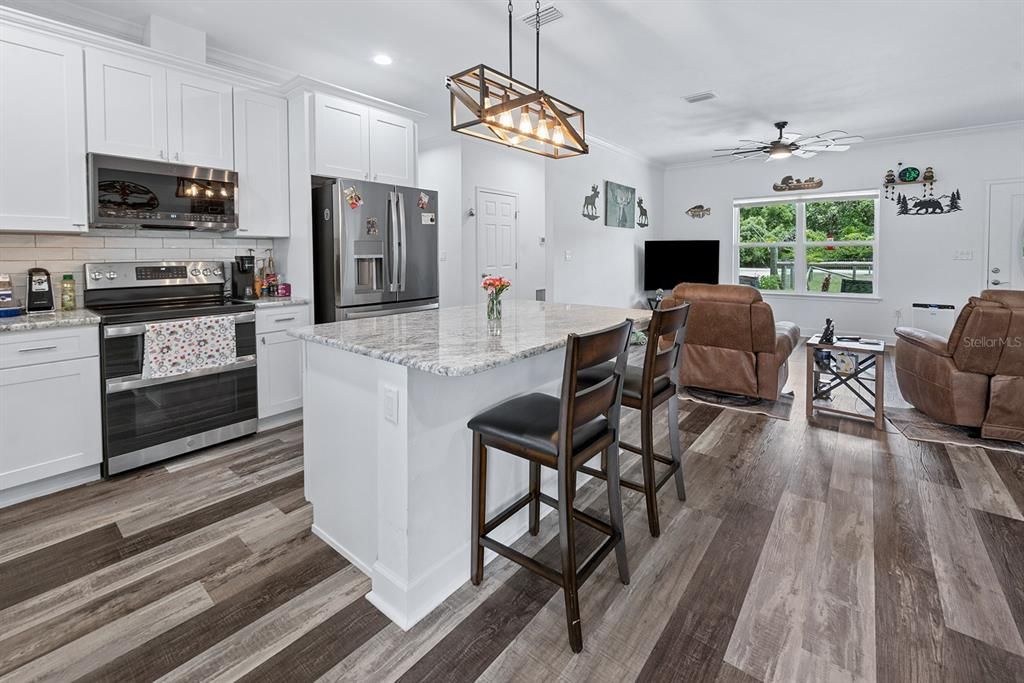 For Sale: $345,500 (3 beds, 2 baths, 1395 Square Feet)