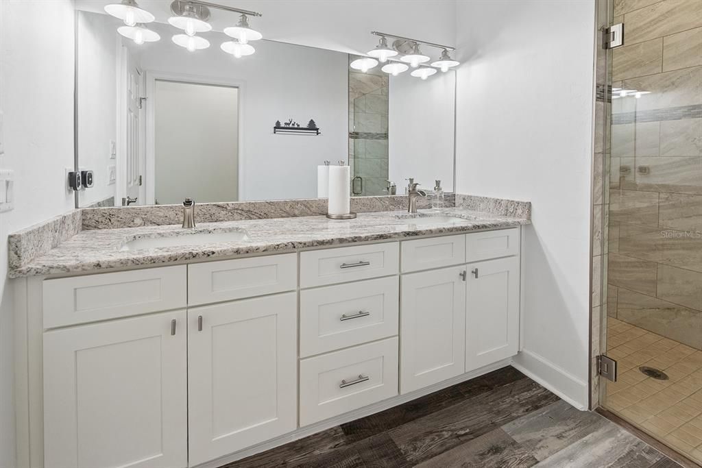 For Sale: $345,500 (3 beds, 2 baths, 1395 Square Feet)