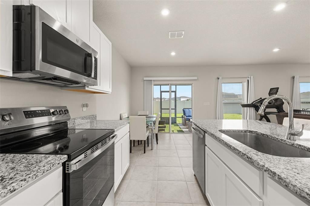 For Sale: $295,000 (3 beds, 2 baths, 1452 Square Feet)