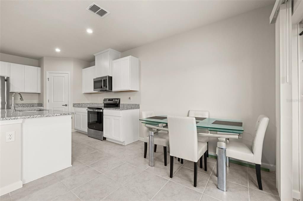 For Sale: $295,000 (3 beds, 2 baths, 1452 Square Feet)