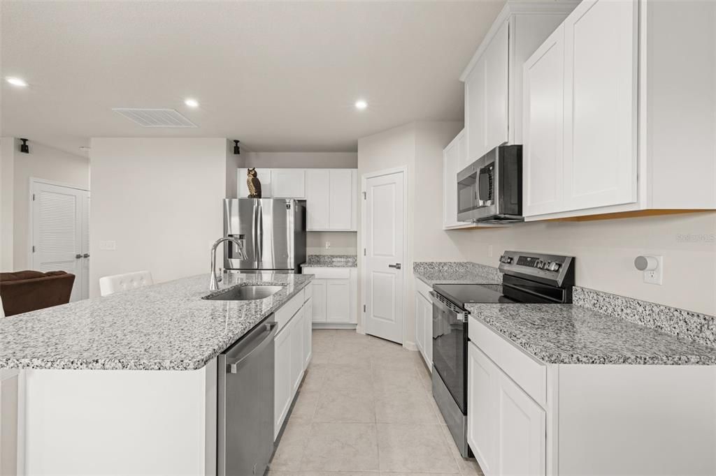 For Sale: $295,000 (3 beds, 2 baths, 1452 Square Feet)