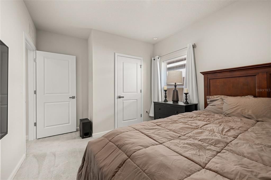 For Sale: $295,000 (3 beds, 2 baths, 1452 Square Feet)