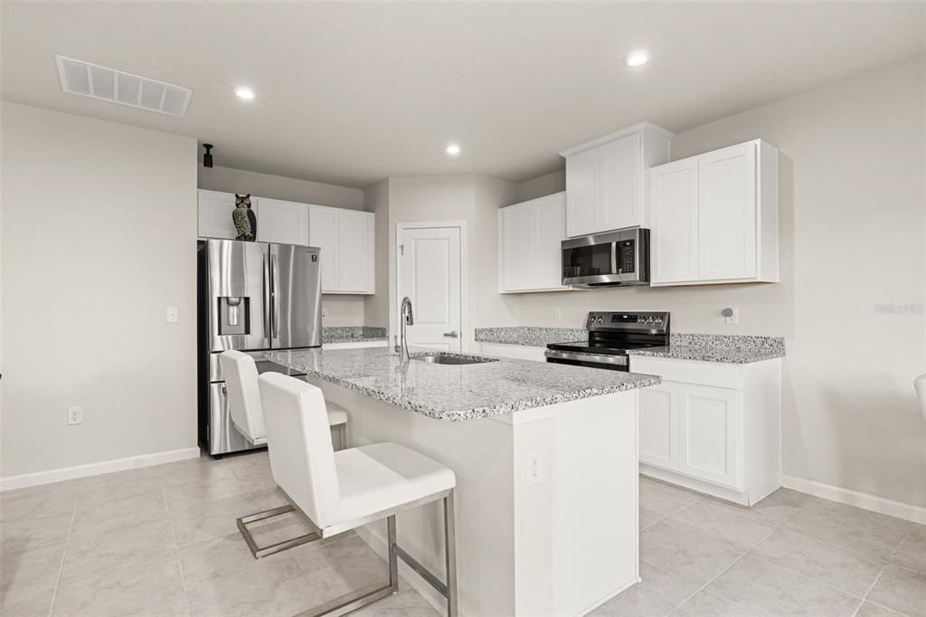 For Sale: $295,000 (3 beds, 2 baths, 1452 Square Feet)