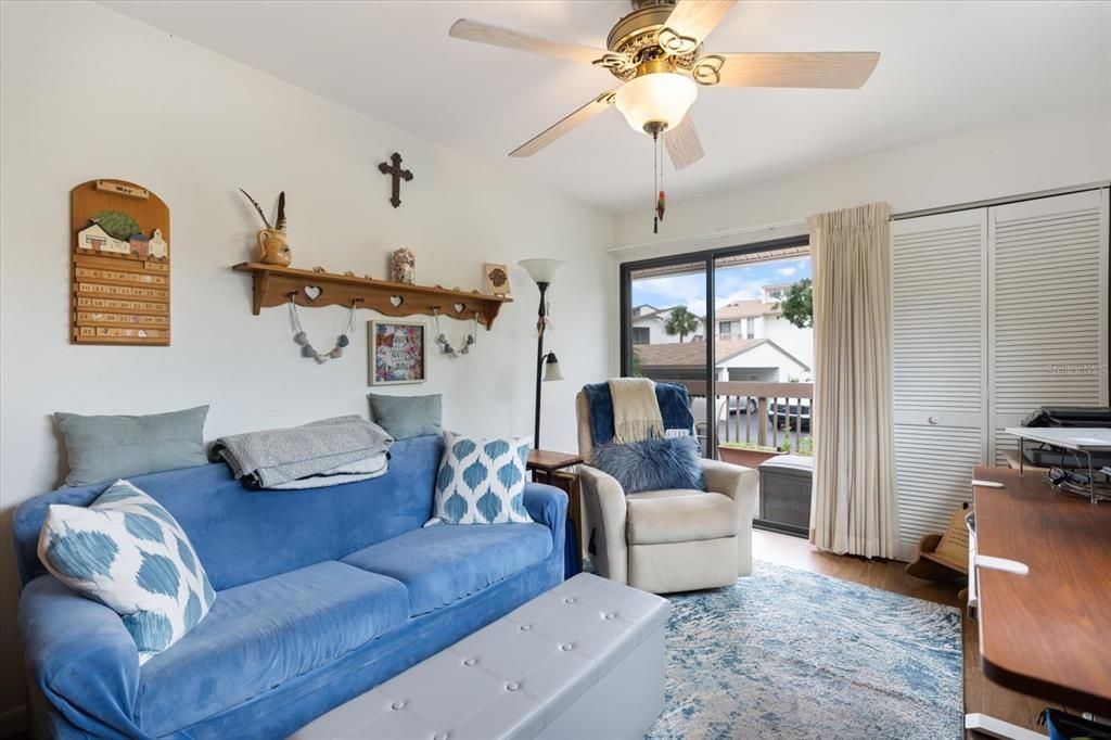 For Sale: $275,000 (3 beds, 2 baths, 1244 Square Feet)