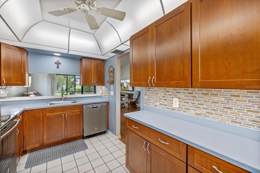 For Sale: $275,000 (3 beds, 2 baths, 1244 Square Feet)