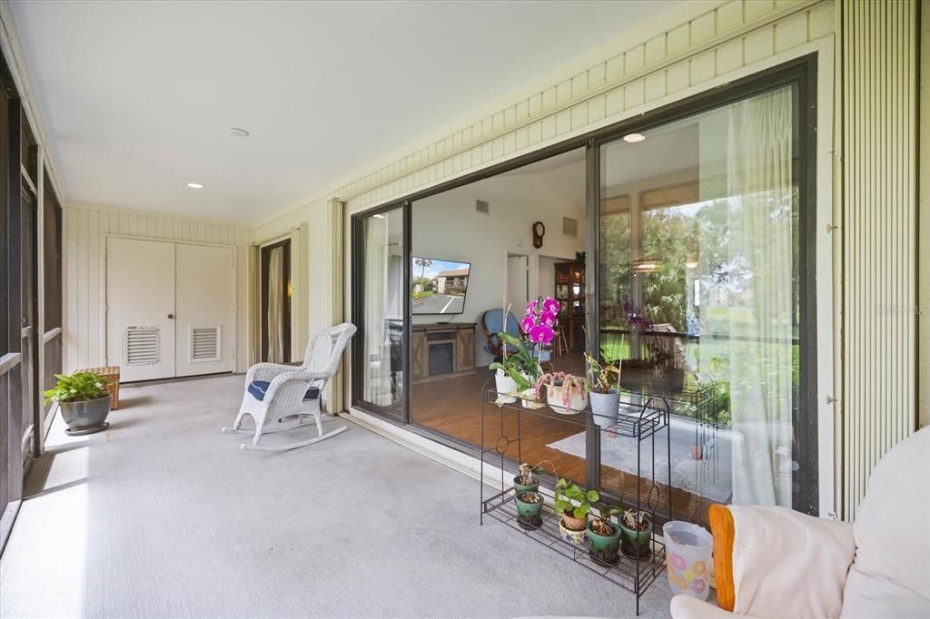 For Sale: $275,000 (3 beds, 2 baths, 1244 Square Feet)