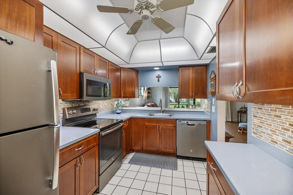 For Sale: $275,000 (3 beds, 2 baths, 1244 Square Feet)