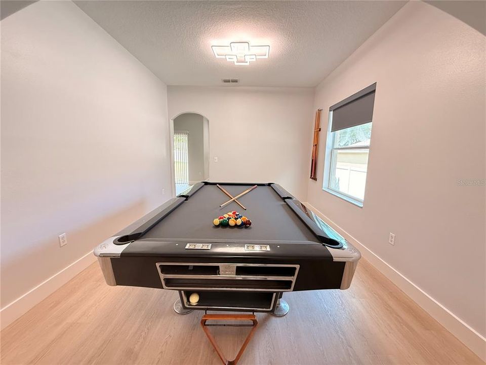 En Venta: $510,000 (4 camas, 2 baños, 2439 Pies cuadrados)