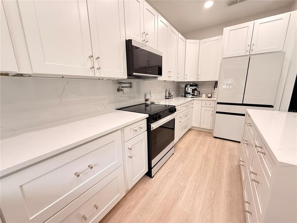 En Venta: $510,000 (4 camas, 2 baños, 2439 Pies cuadrados)