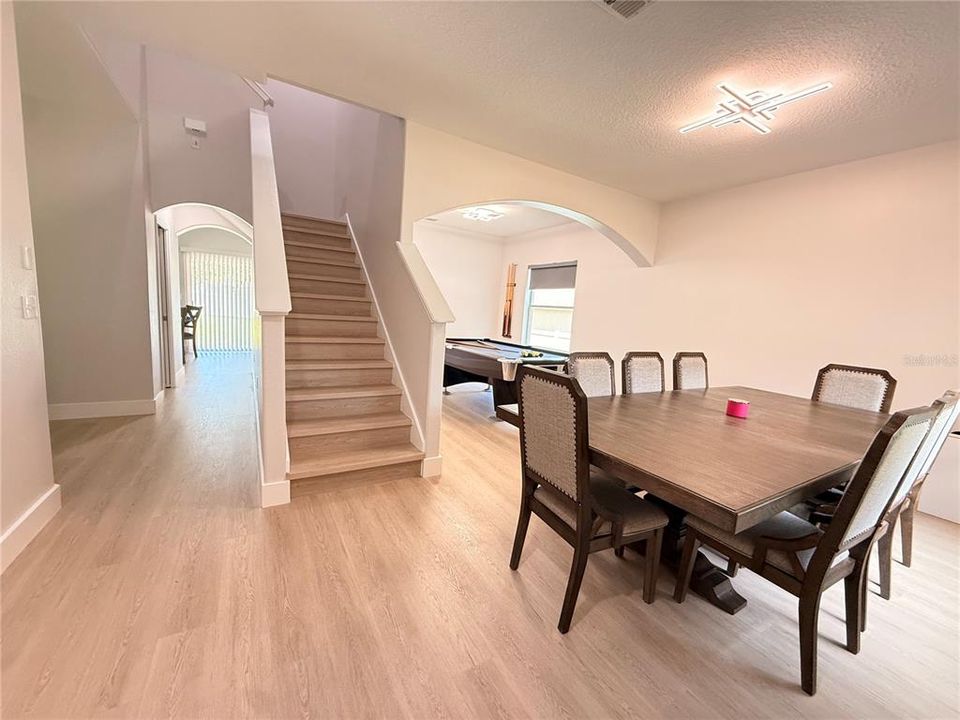 En Venta: $510,000 (4 camas, 2 baños, 2439 Pies cuadrados)