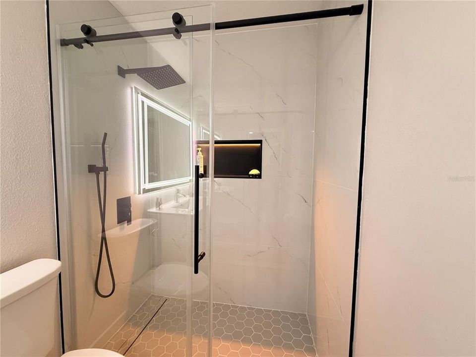 En Venta: $510,000 (4 camas, 2 baños, 2439 Pies cuadrados)