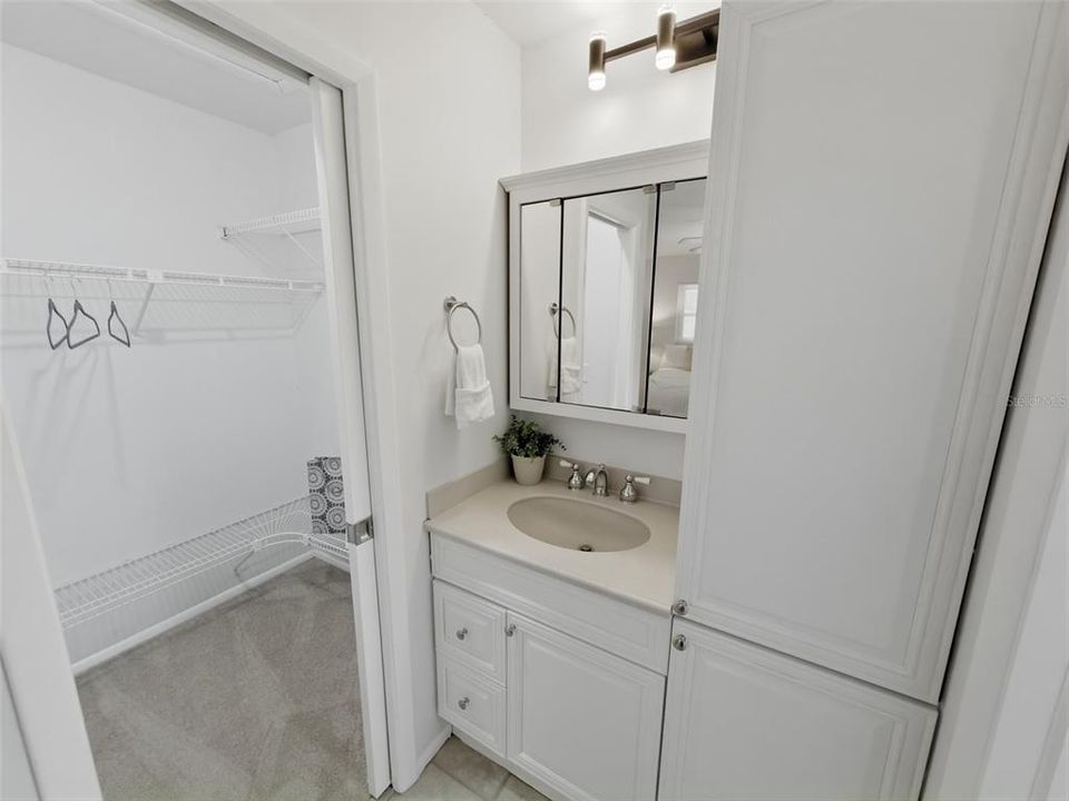 En Venta: $305,000 (2 camas, 2 baños, 1367 Pies cuadrados)