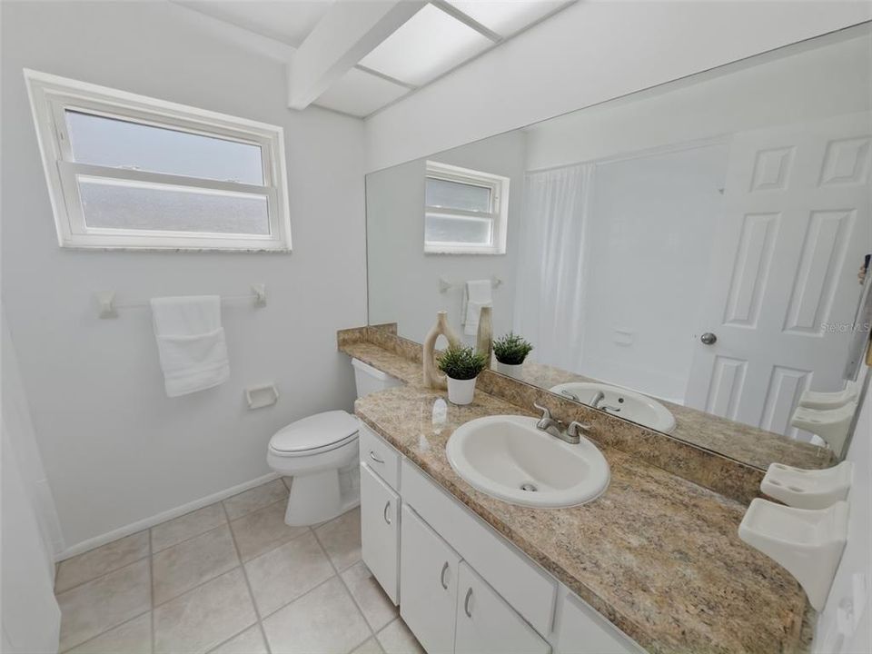 En Venta: $305,000 (2 camas, 2 baños, 1367 Pies cuadrados)