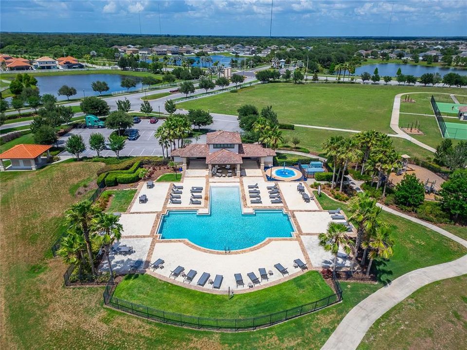 For Sale: $495,000 (4 beds, 3 baths, 2528 Square Feet)