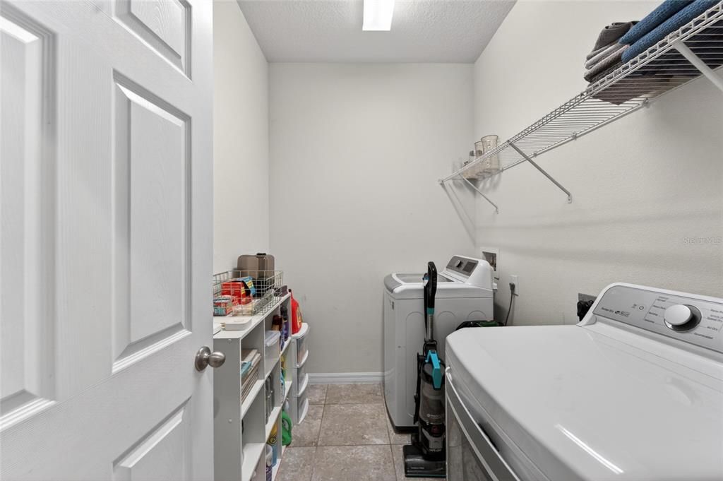 For Sale: $495,000 (4 beds, 3 baths, 2528 Square Feet)