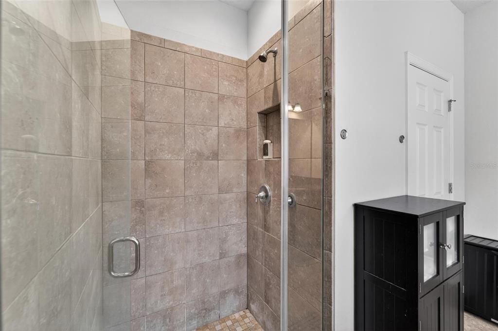 For Sale: $495,000 (4 beds, 3 baths, 2528 Square Feet)