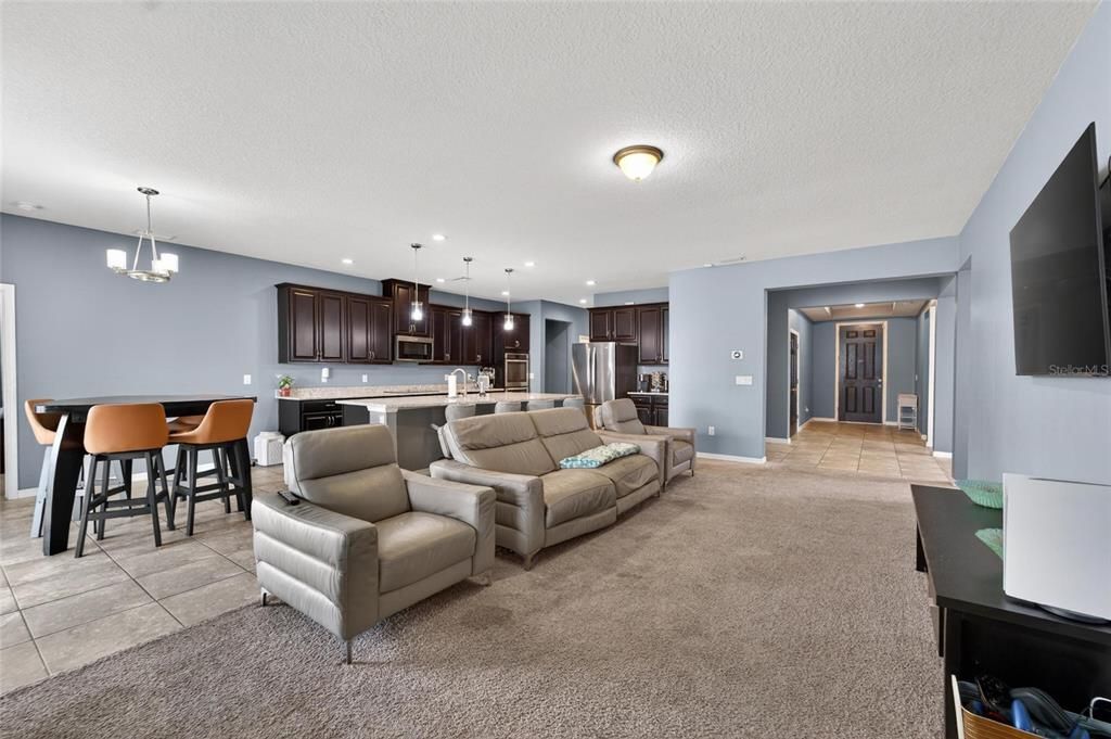 For Sale: $495,000 (4 beds, 3 baths, 2528 Square Feet)