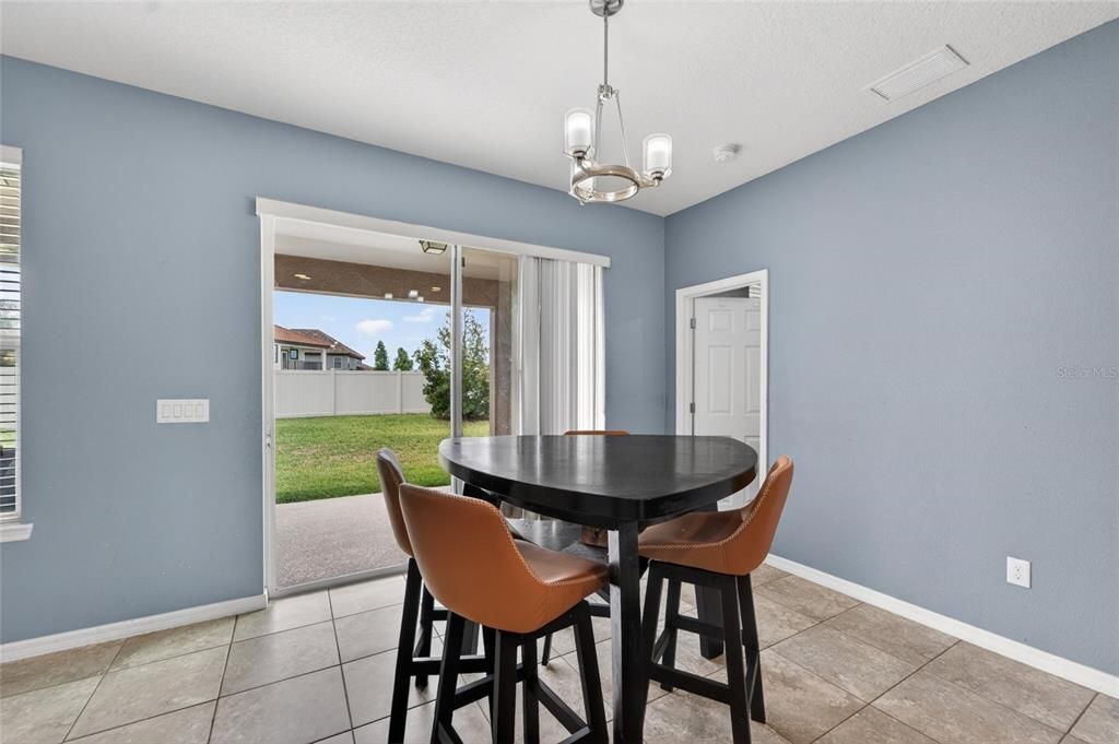 For Sale: $495,000 (4 beds, 3 baths, 2528 Square Feet)