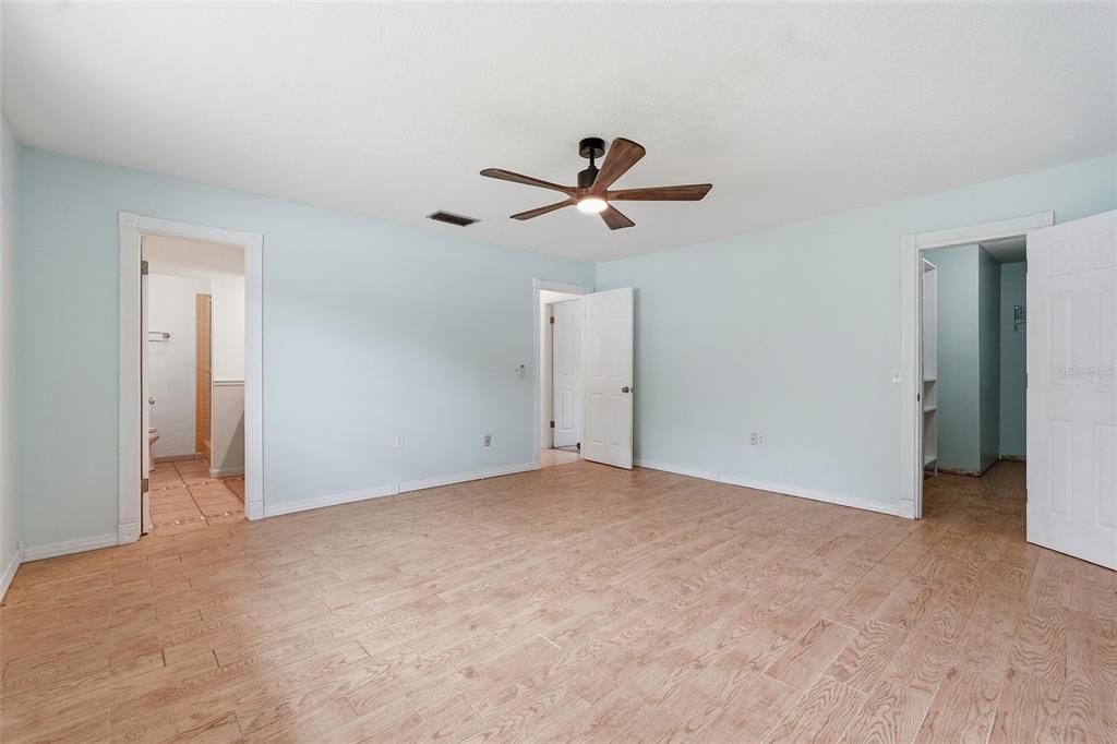 For Sale: $474,900 (4 beds, 3 baths, 2360 Square Feet)