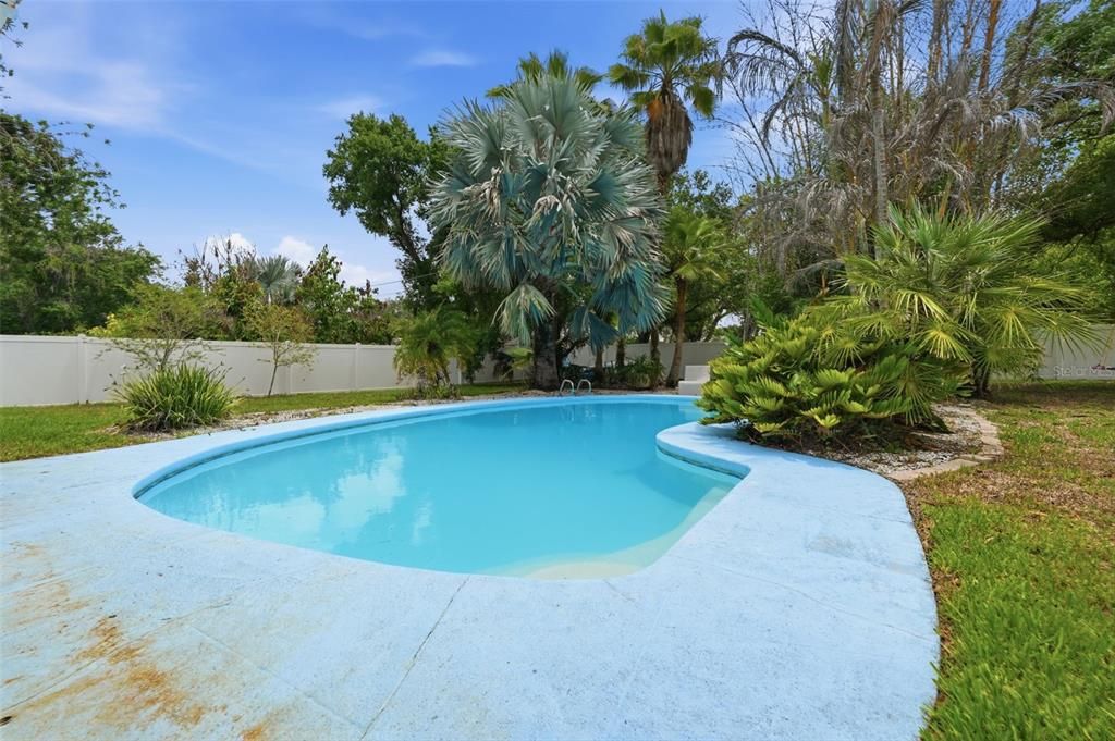 For Sale: $474,900 (4 beds, 3 baths, 2360 Square Feet)