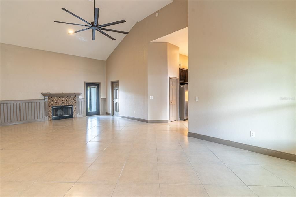 For Rent: $1,950 (3 beds, 2 baths, 1478 Square Feet)