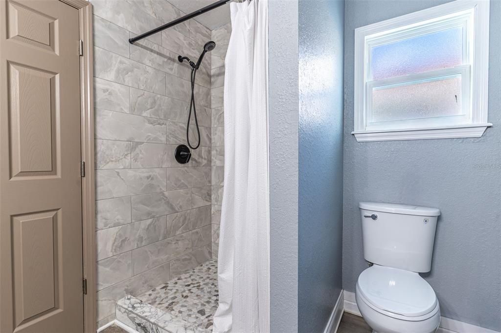 For Rent: $1,950 (3 beds, 2 baths, 1478 Square Feet)