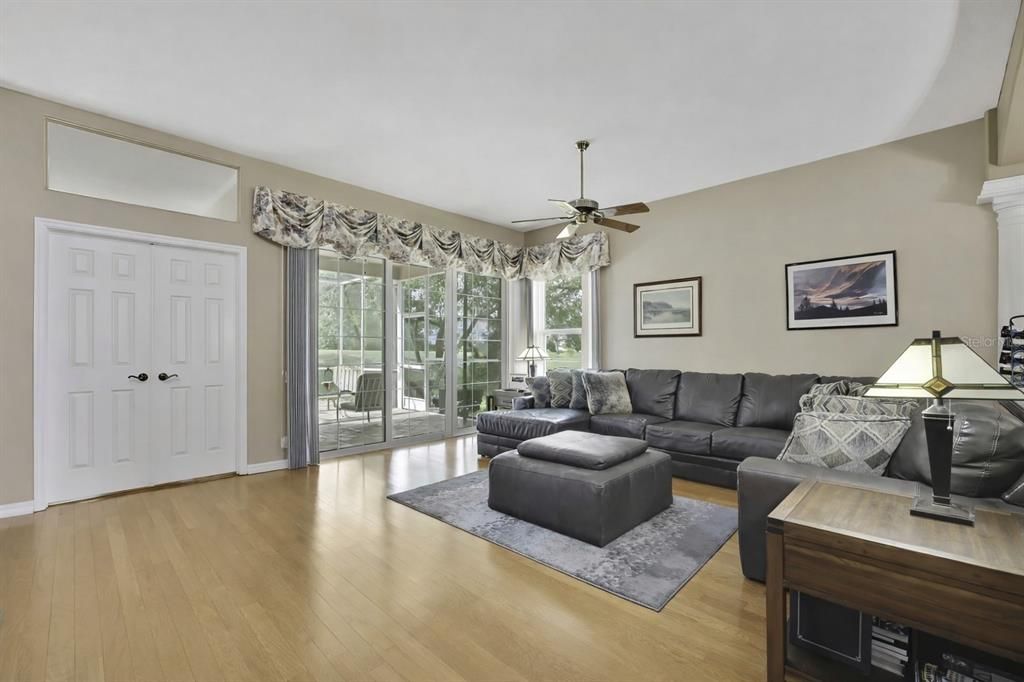 For Sale: $370,000 (2 beds, 2 baths, 2238 Square Feet)