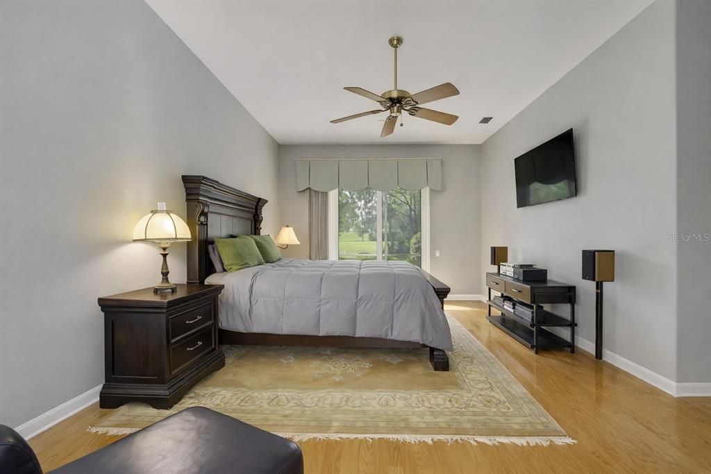 For Sale: $370,000 (2 beds, 2 baths, 2238 Square Feet)