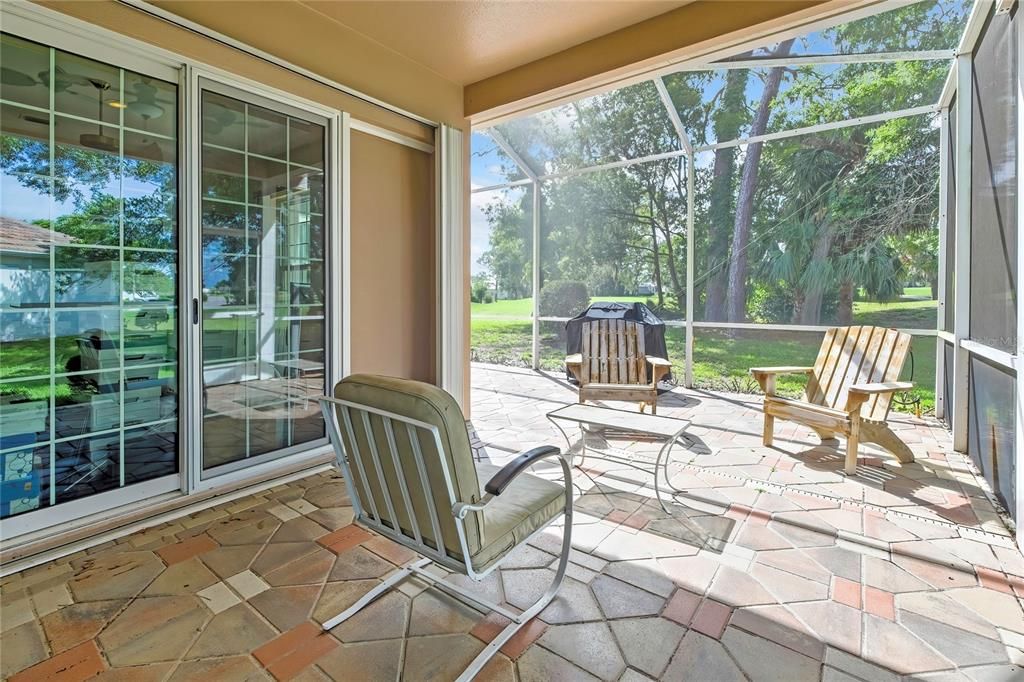 For Sale: $370,000 (2 beds, 2 baths, 2238 Square Feet)