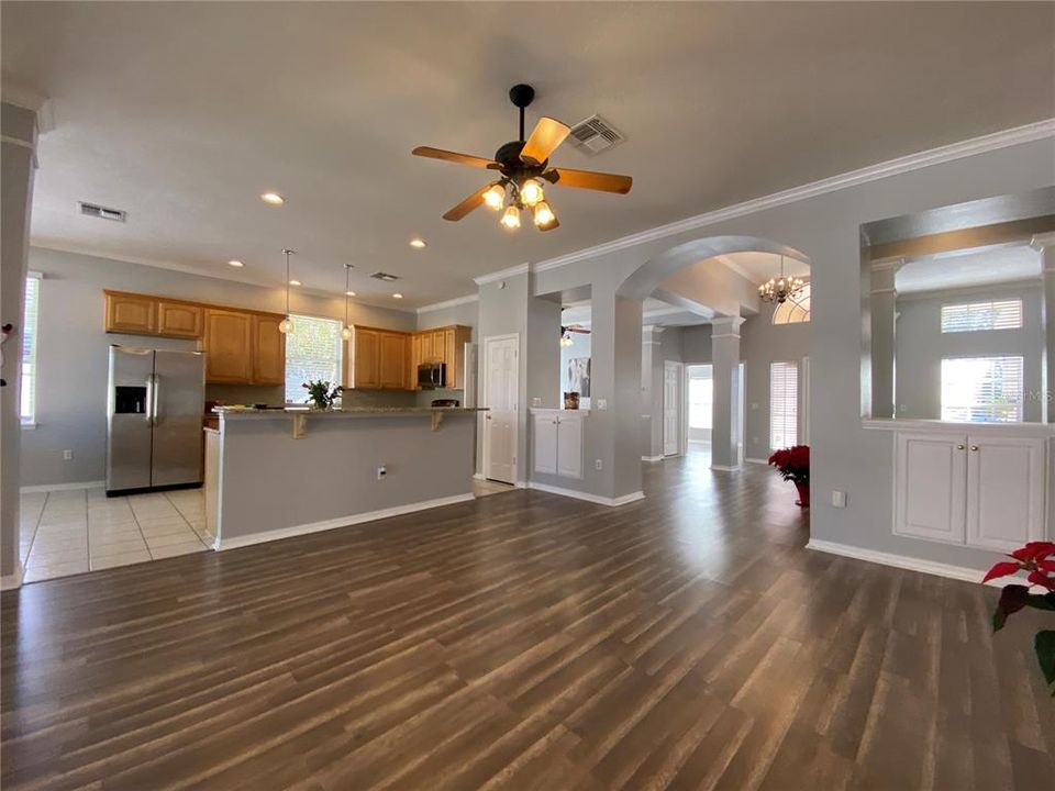 For Rent: $3,250 (5 beds, 3 baths, 3068 Square Feet)