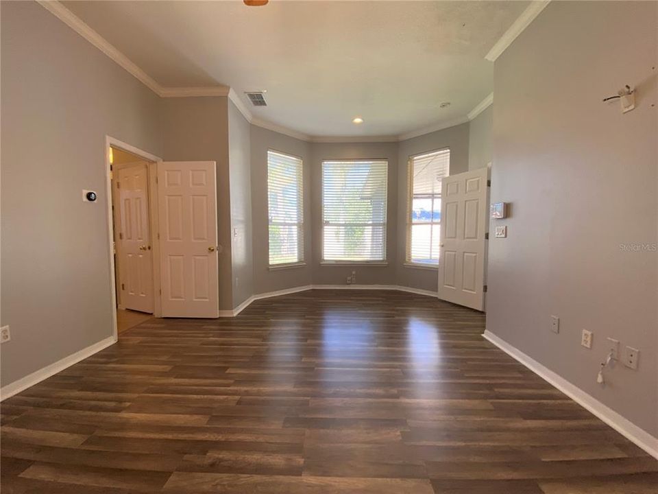 For Rent: $3,250 (5 beds, 3 baths, 3068 Square Feet)