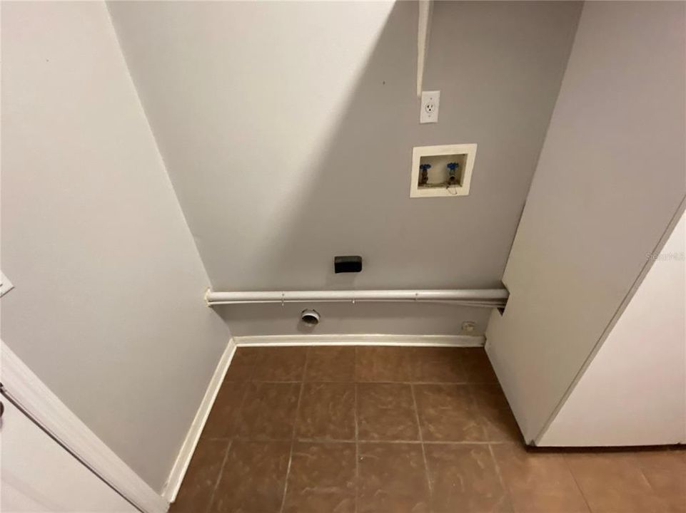 For Rent: $3,250 (5 beds, 3 baths, 3068 Square Feet)