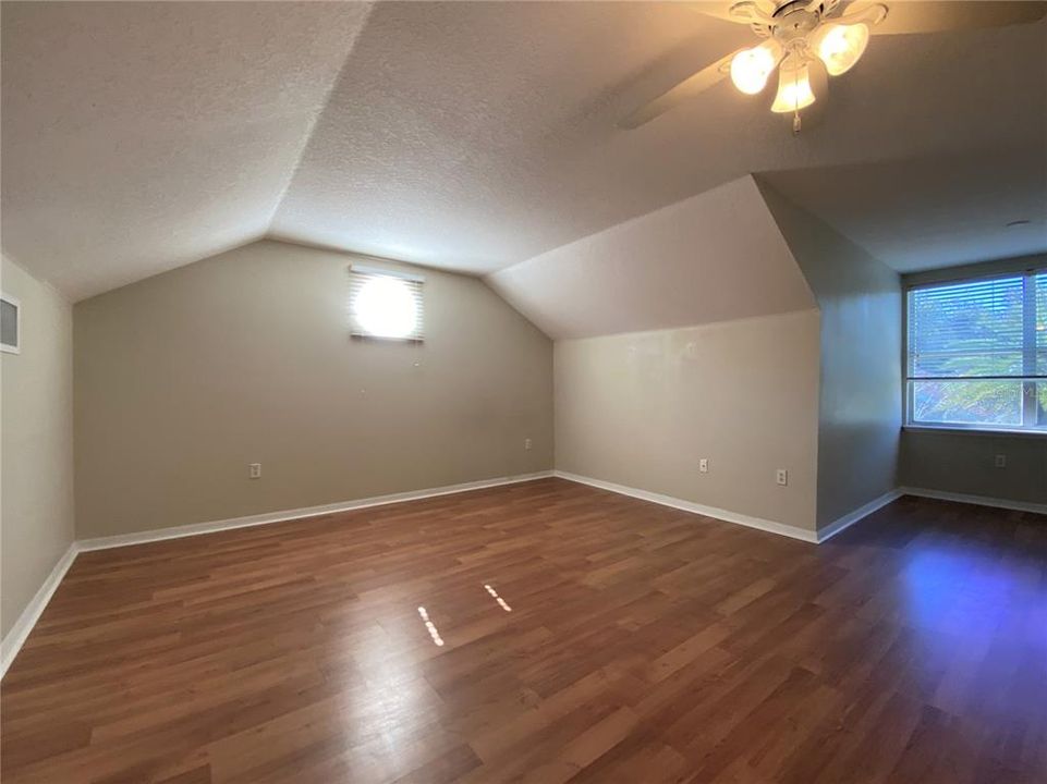 For Rent: $3,250 (5 beds, 3 baths, 3068 Square Feet)