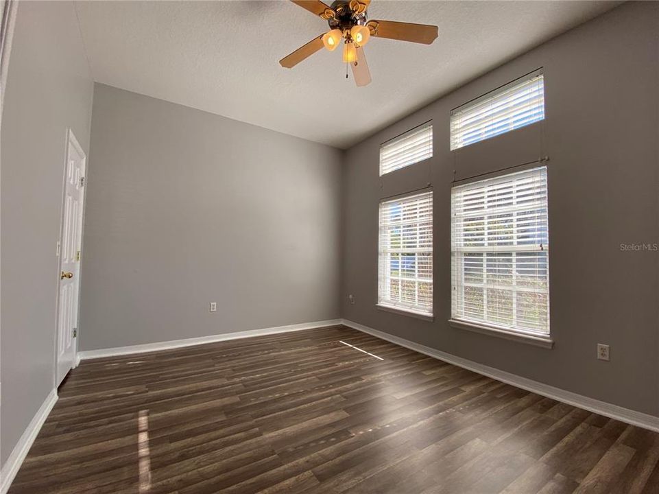 For Rent: $3,250 (5 beds, 3 baths, 3068 Square Feet)