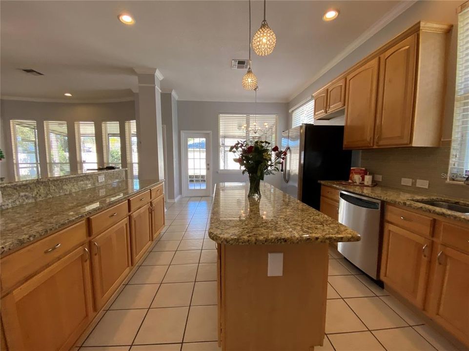 For Rent: $3,250 (5 beds, 3 baths, 3068 Square Feet)