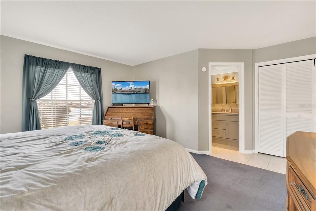 For Rent: $2,200 (2 beds, 2 baths, 1060 Square Feet)